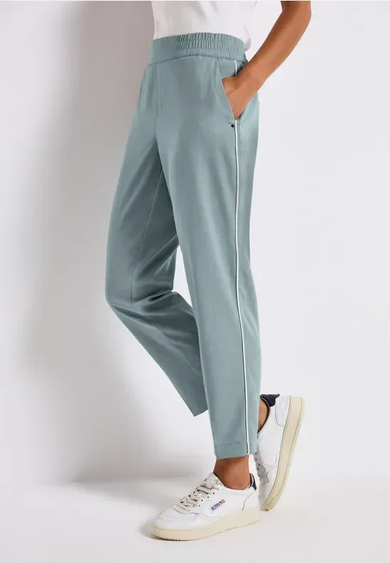 Hose mit Gallonstreifen