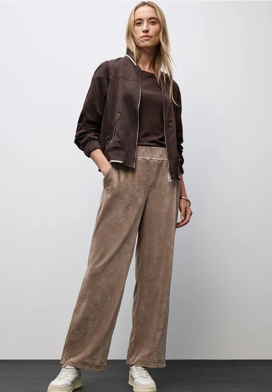 Straight Leg Cordhose