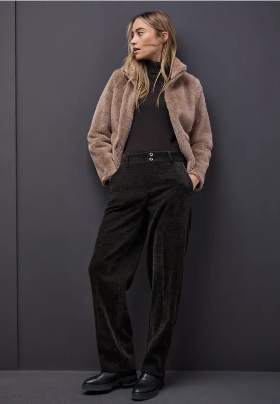 Straight Leg Cordhose