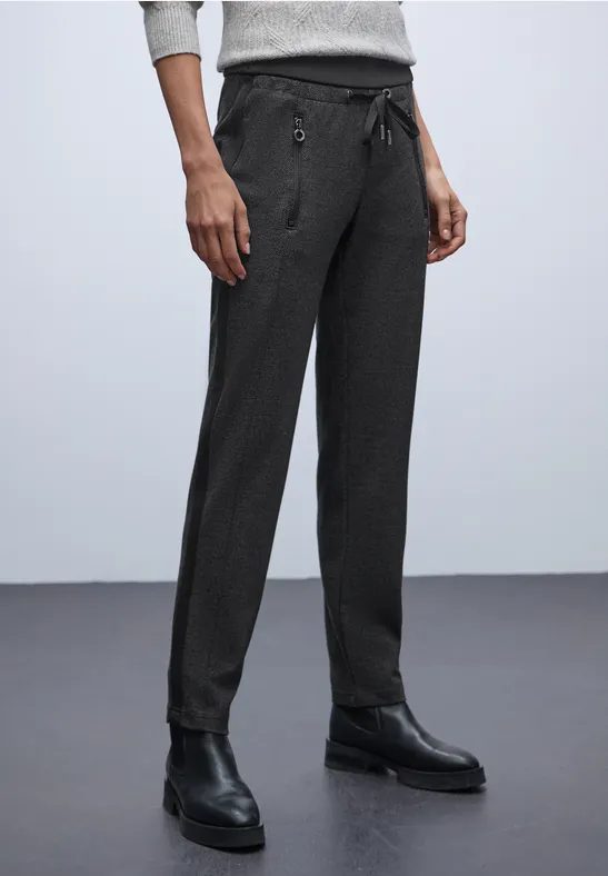 Loose Fit Hose mit Tape