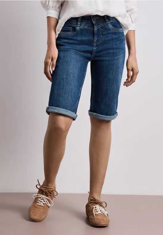 Slim Leg Bermuda mit Turn