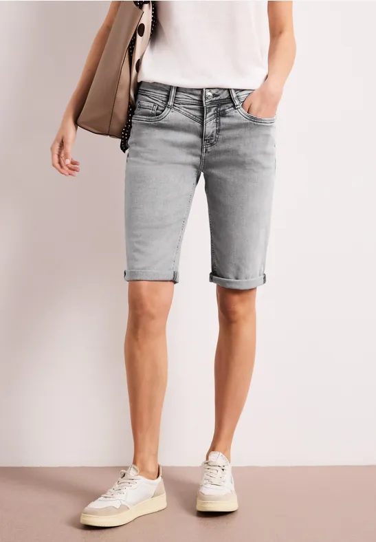 Slim Leg Bermuda mit Turn