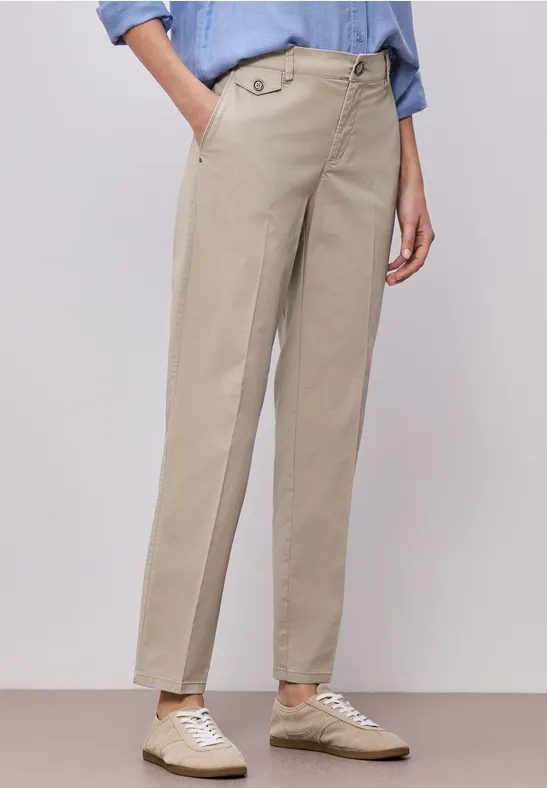 Chino im Casual Fit in softer Qualität