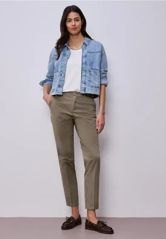 Chino im Casual Fit in softer Qualität