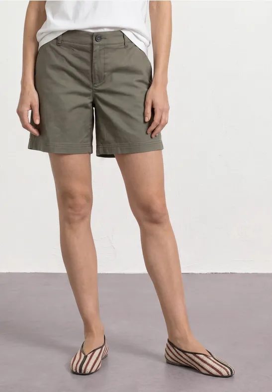 Mid Waist Chino Shorts im Casual Fit