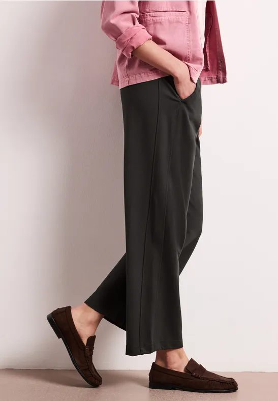 Straight Leg Hose mit Schnallendetail