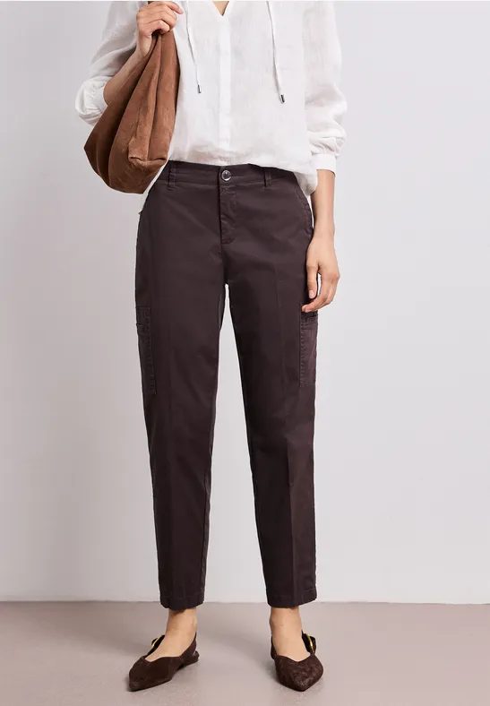 Slim Leg Chino mit Taschen im Cargo