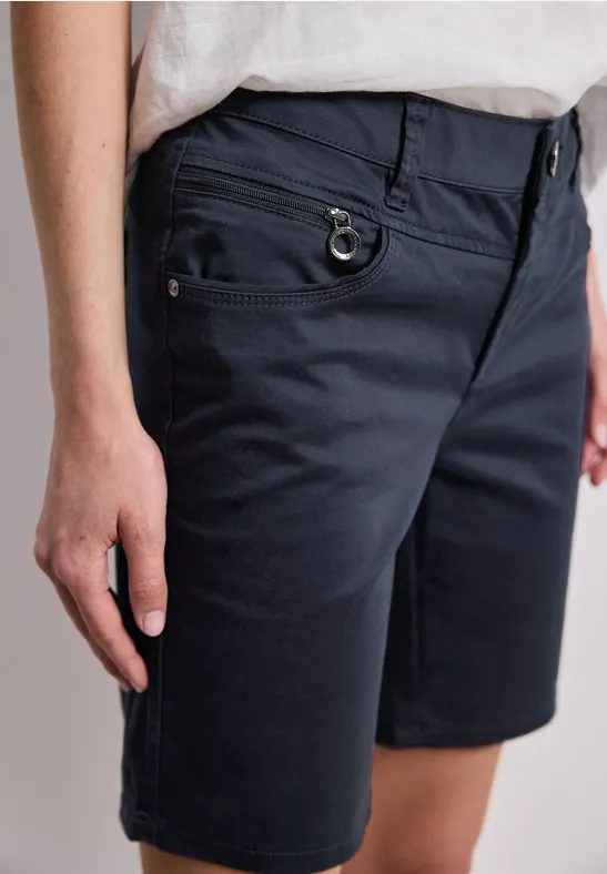 Mid Waist Bermuda in Satin