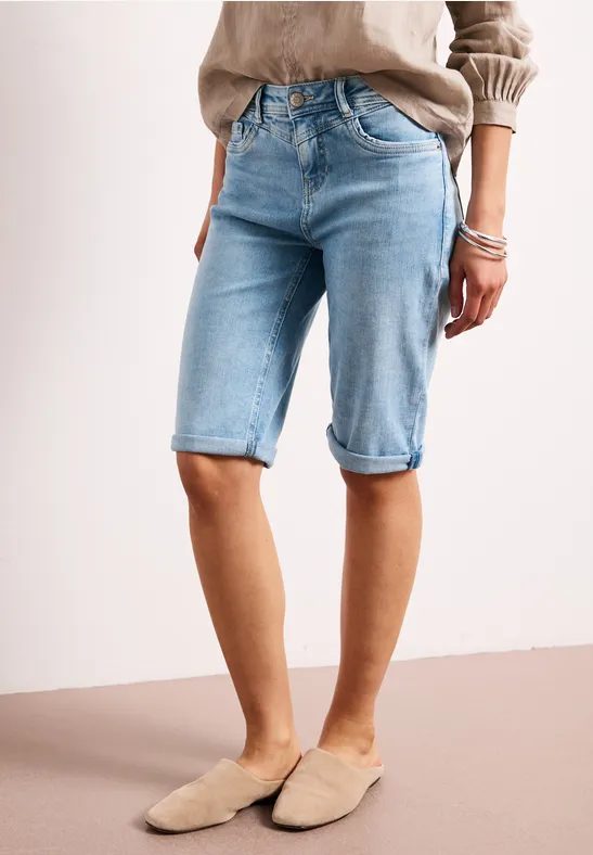 Slim Leg Bermuda mit Turn