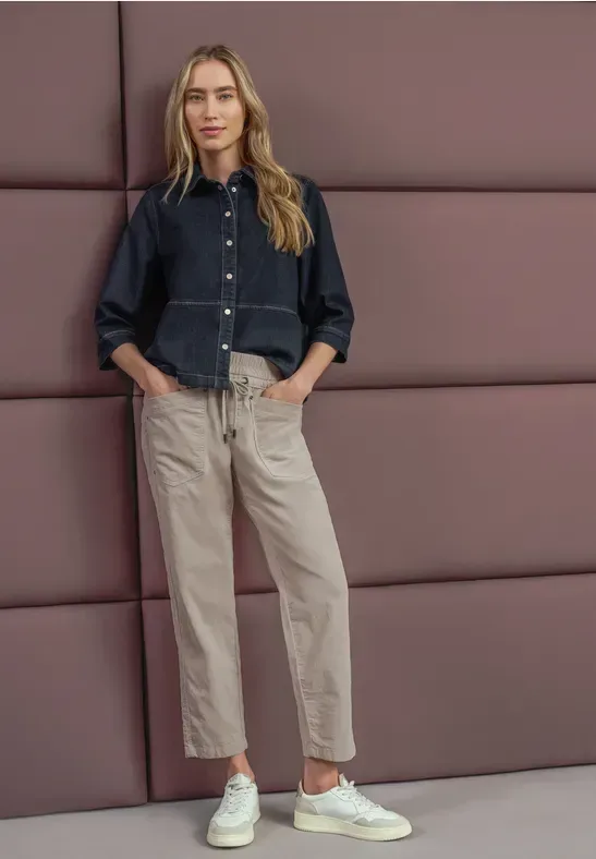 Slim Leg Cordhose im Loose Fit