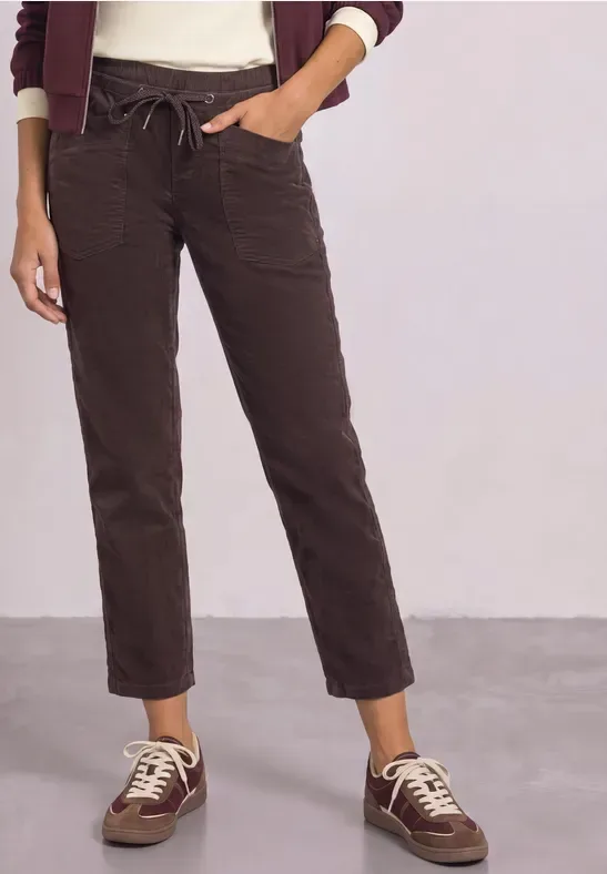 Slim Leg Cordhose im Loose Fit