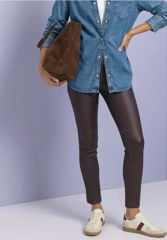 Mid Waist Hose im Slim Fit in Leder-Optik