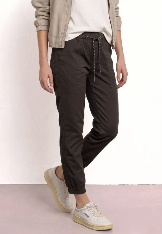 Slim Leg Hose in leichter Qualität