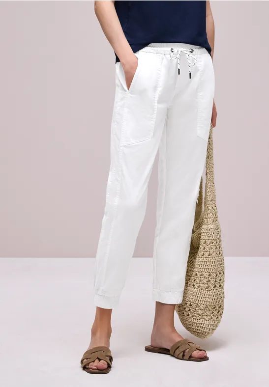 Slim Leg Hose in leichter Qualität
