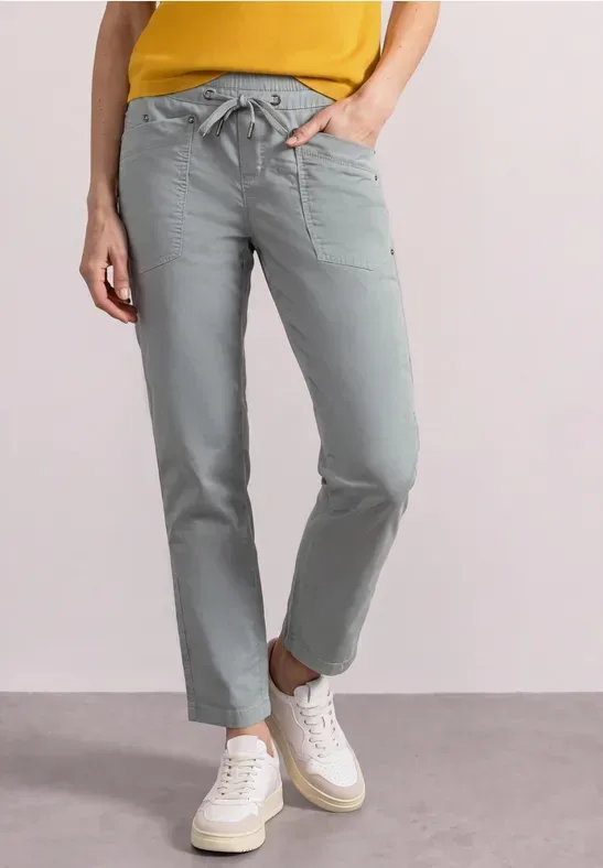 Slim Leg Cordhose im Loose Fit