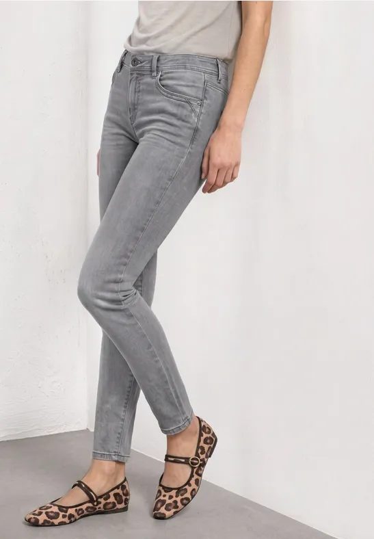 Mid Waist Slim Leg Jeans im Casual Fit