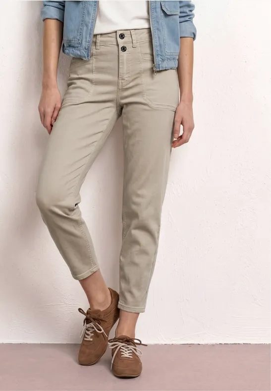 Barrel Leg Jeans im Colored Denim Look