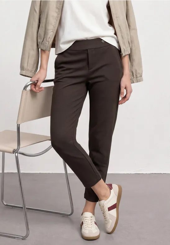 Slim Leg Hose im Loose Fit in Scubaqualität