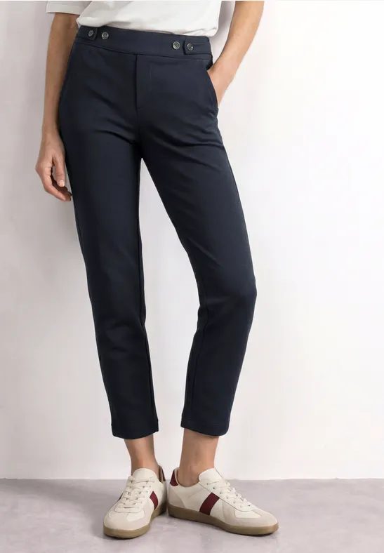 Slim Leg Hose im Loose Fit in Scubaqualität