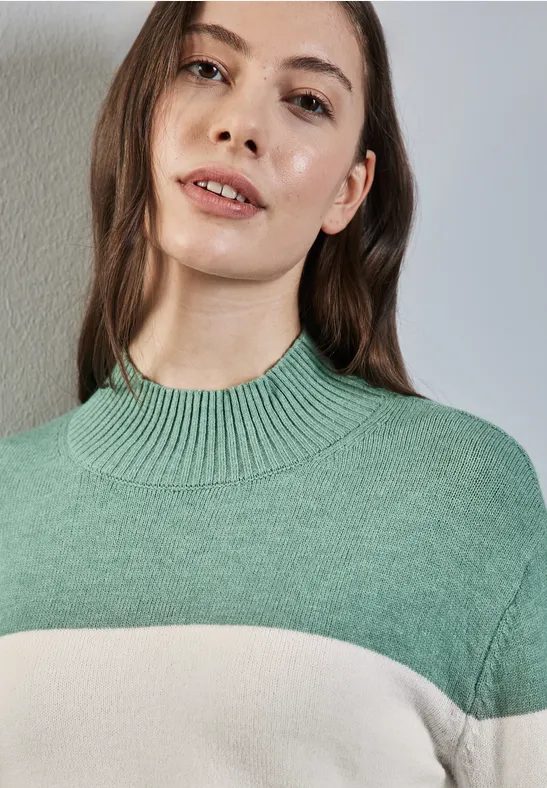 Gestreifter Pullover