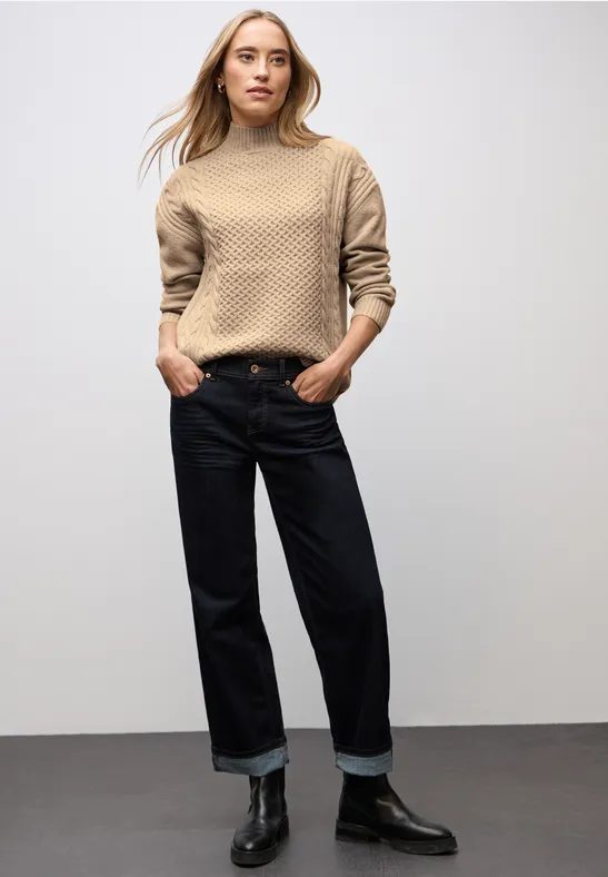 Pullover mit Zopfmuster