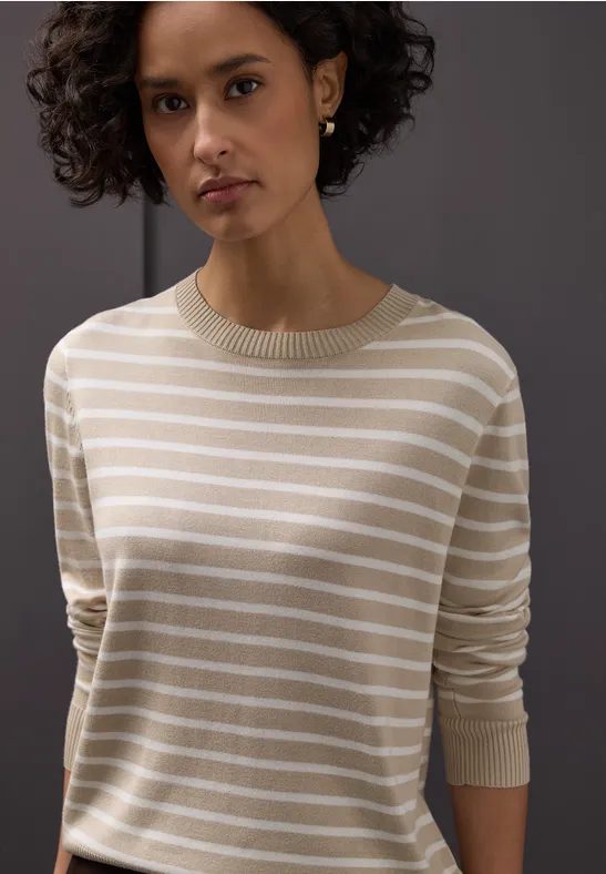 Gestreifter Pullover