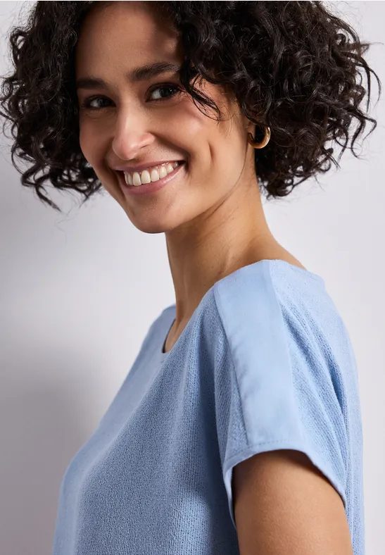 Shirt mit Boatneck und Schulterdetail
