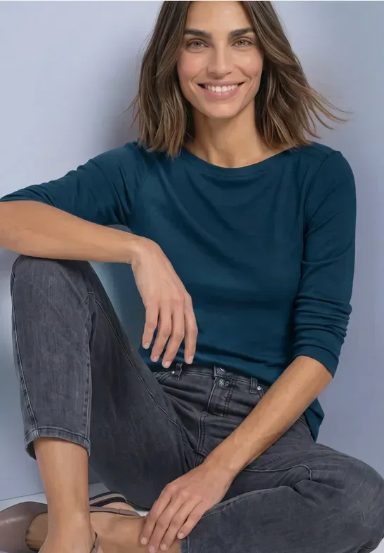 Basic Shirt mit U-Boot-Ausschnitt