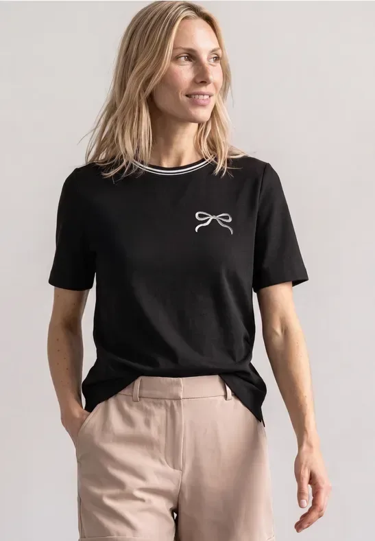 T-Shirt mit Rundhals und Embroidery-Detail