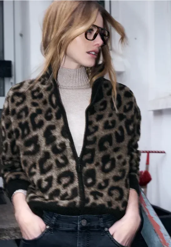 Flauschiger Leo Cardigan