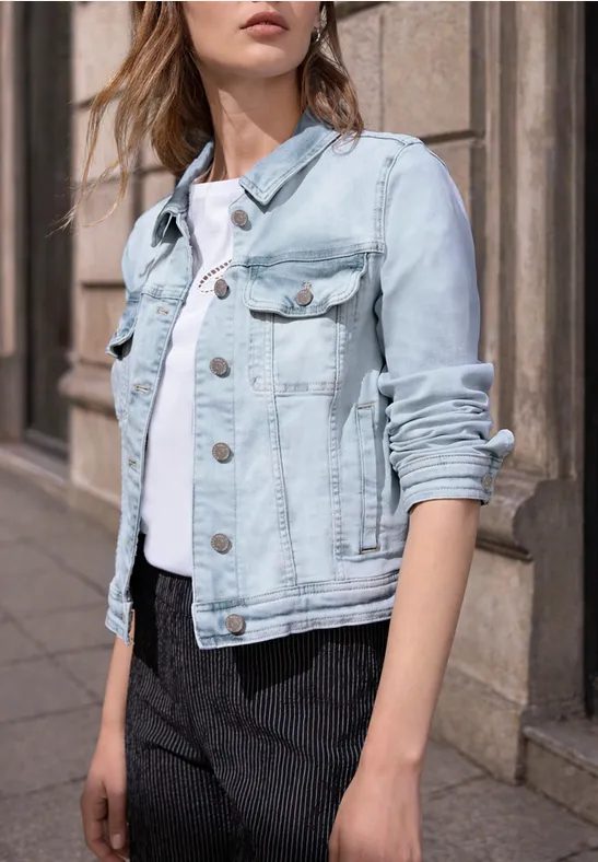 Jeansjacke mit Brusttaschen und Knöpfen