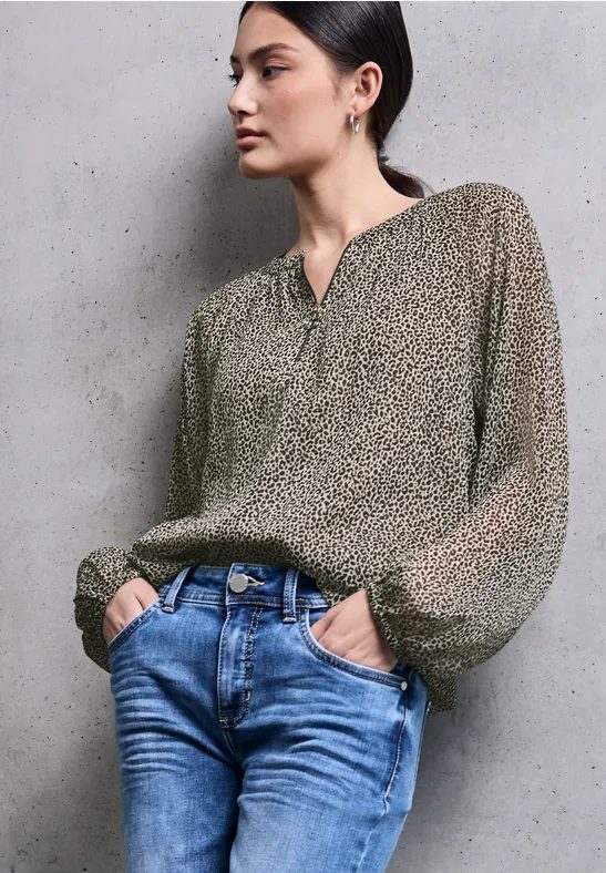 Chiffon Leo