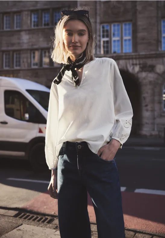 Bluse mit Split neck und Stickerei