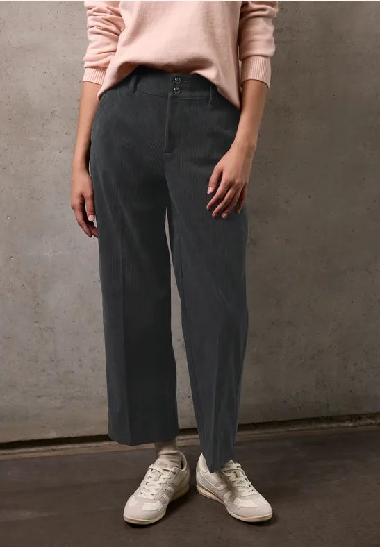 Straight Leg Cordhose