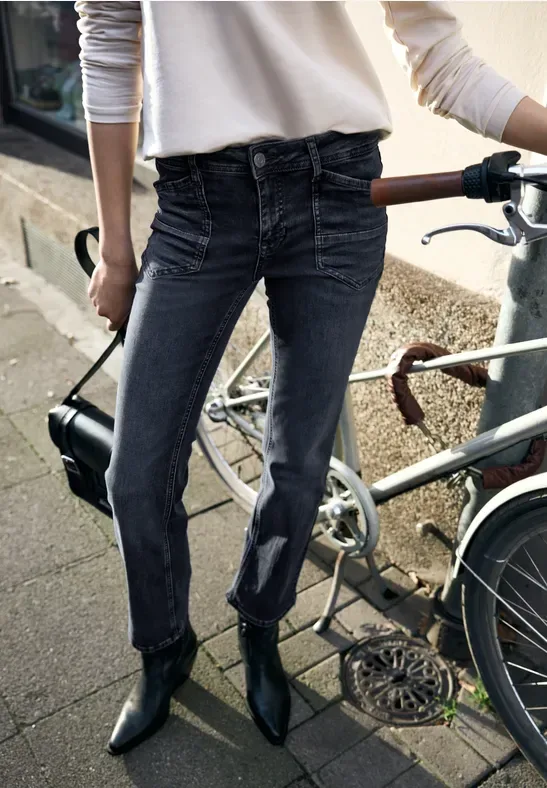 Bootcut Jeans