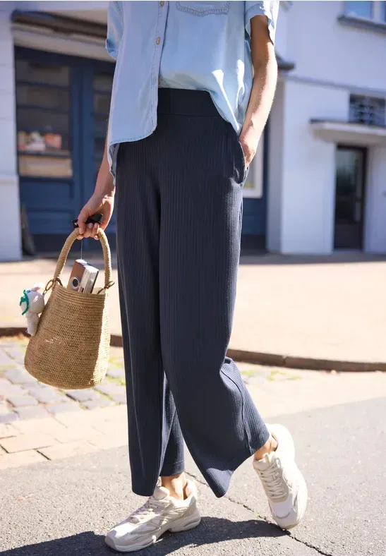 Wide Leg Hose in Rippstruktur