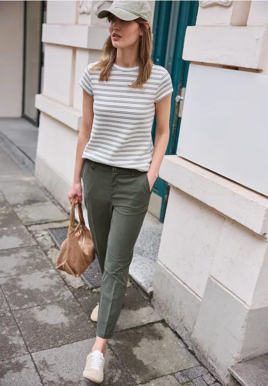 Mid Waist Slim Leg Chino im Casual Fit