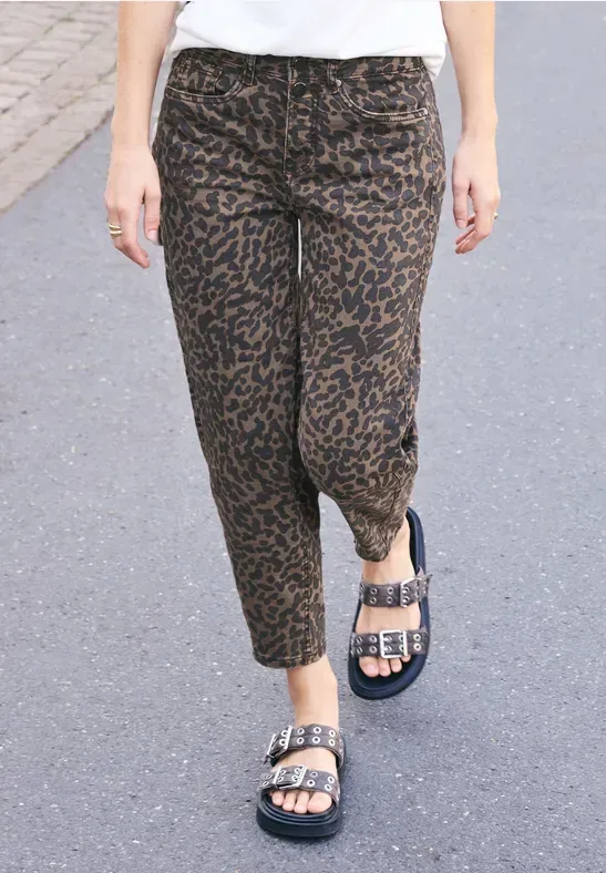 High Waist Barrel Leg Jeans im Loose Fit