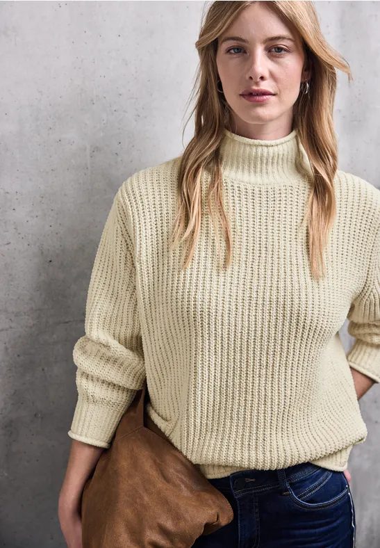 Turtleneck Pullover