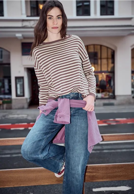 Gestreifter Pullover