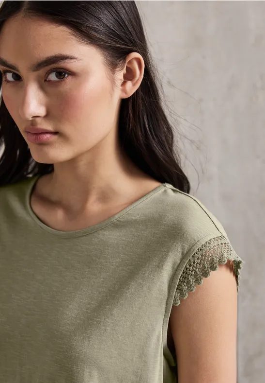 Shirt mit Häkeldetails