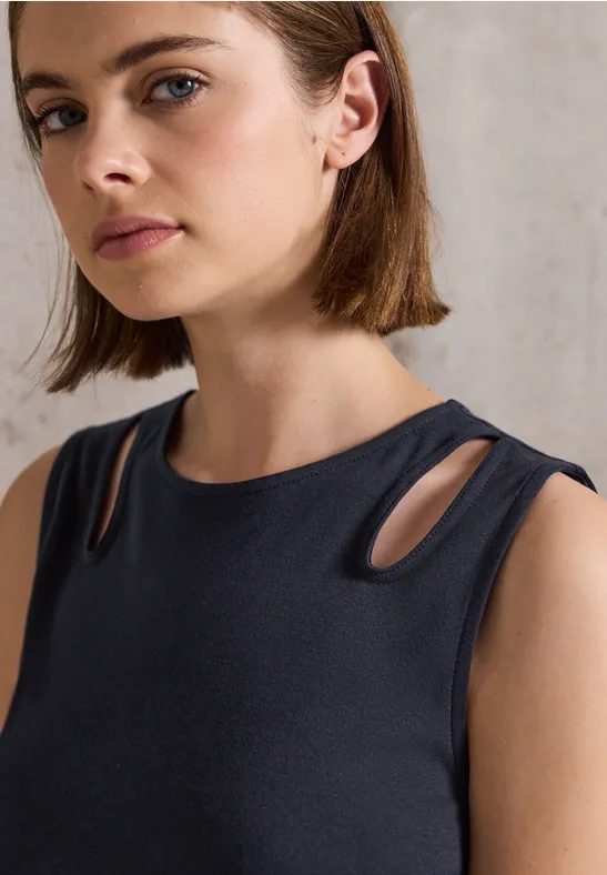 Top mit Cut
