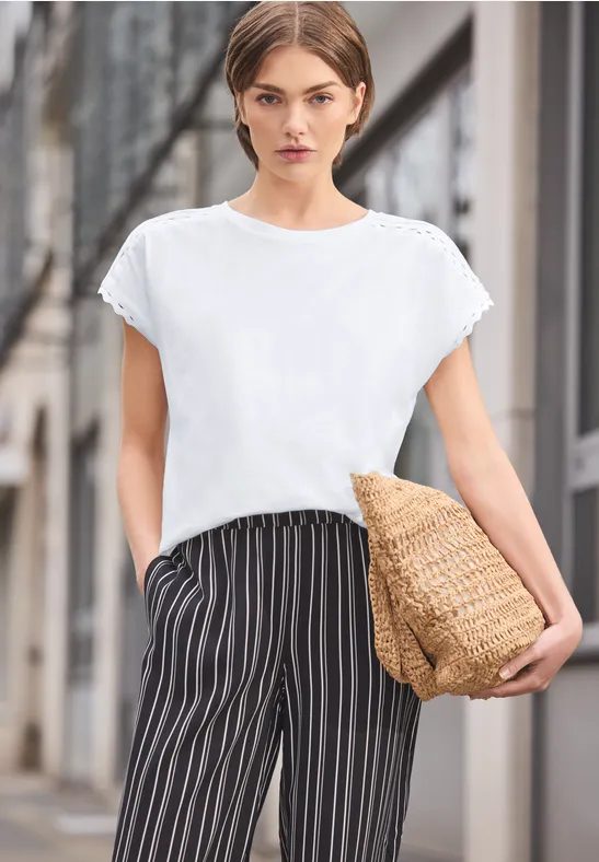 Dropped Shoulder Shirt mit Deko