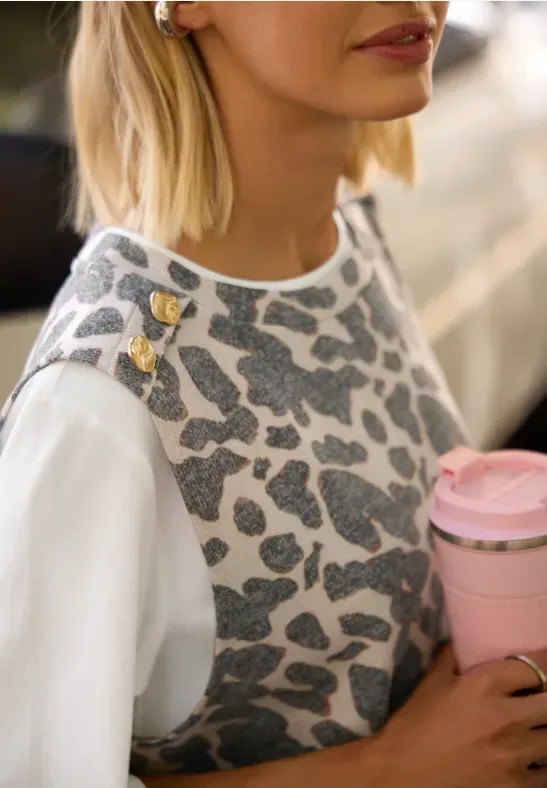 2-in-1 Shirt mit Knöpfen und Leo-Muster