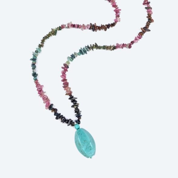Collier Turmalin, Howlith