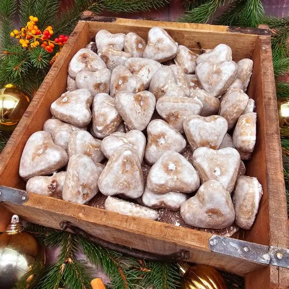 Lebkuchenherzen im Zuckermantel