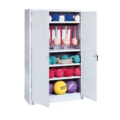 C+P Sportgeräteschrank mit Vollblech-Flügeltüren (Typ 2), HxBxT 195x120x50 cm, Lichtgrau (RAL 7035), Ergo-Lock Muldengriff, Lichtgrau (RAL 7035), Gleichschliessung