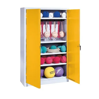 C+P Sportgeräteschrank mit Vollblech-Flügeltüren (Typ 2), HxBxT 195x120x50 cm, Ergo-Lock Muldengriff, Goldgelb (RAL 1004), Lichtgrau (RAL 7035), Gleichschliessung