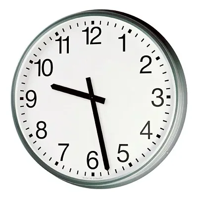 Peweta Funk-Wanduhr, Ballwurfsicher, Zifferblatt arabische Zahlen