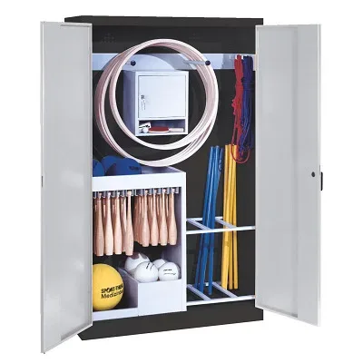 C+P Sportgeräteschrank mit Vollblech-Flügeltüren (Typ 1), HxBxT 195x120x50 cm, Lichtgrau (RAL 7035), Ergo-Lock Muldengriff, Anthrazit (RAL 7021), Einzelschliessung
